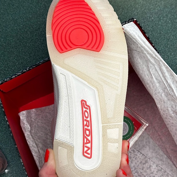 Air Jordan 3 Retro - Picture 3 of 11